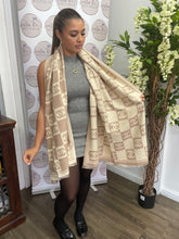 Load image into Gallery viewer, Cashmere mix Reversible Cece scarf small logo Cream Beige