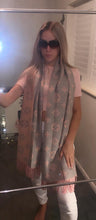 Load image into Gallery viewer, Cashmere mix Reversible logo Scarves Light Pink Grey
